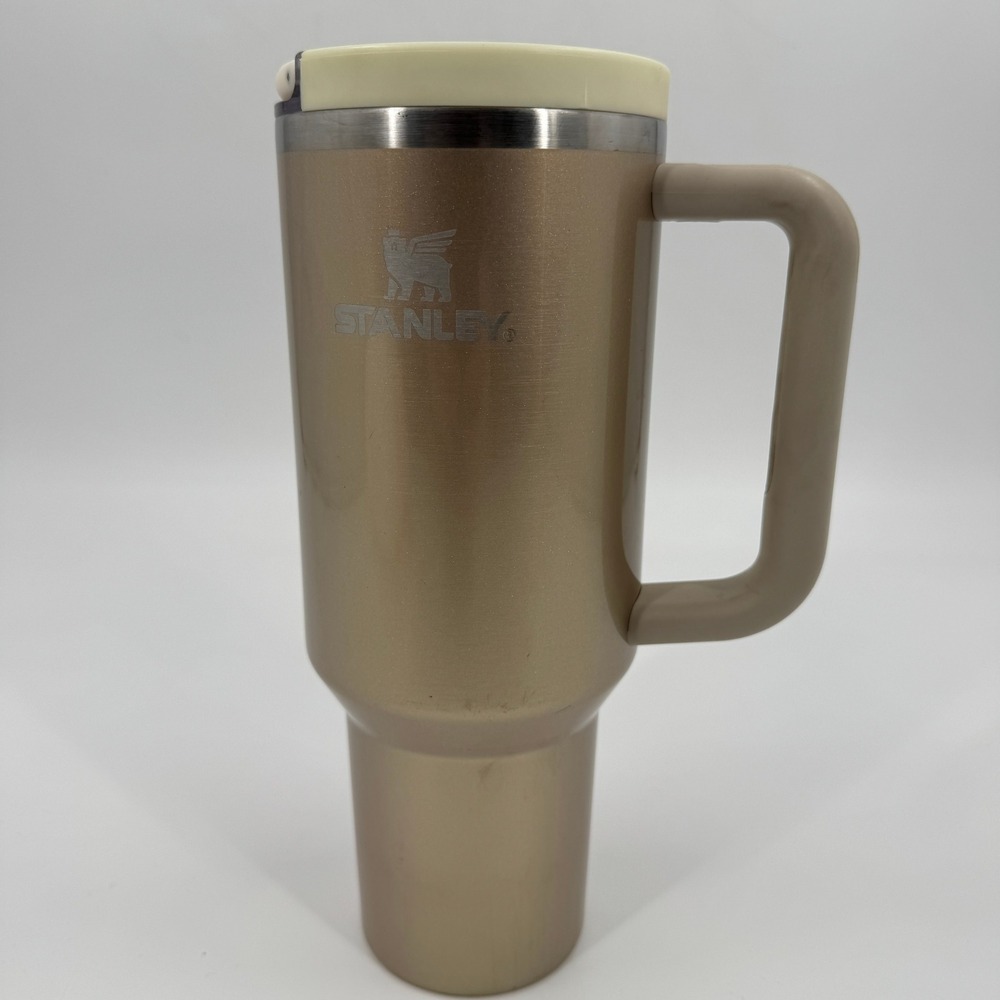 Stanley Quencher H2.0 FlowState Tumbler 40oz Champagne Rose Quartz 10-12552-111